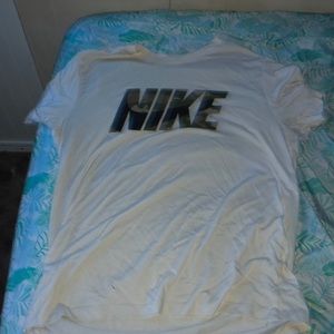 Nke camo print shirt